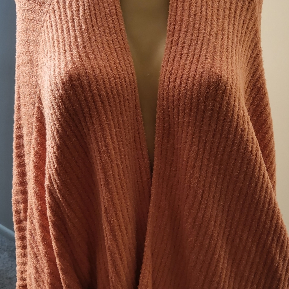 3X Barefoot Dreams coral shrug